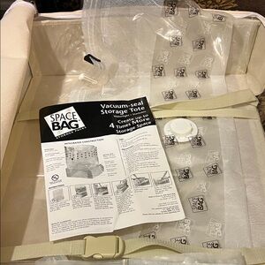 Vacuum-Seal Storage Tote in Cream